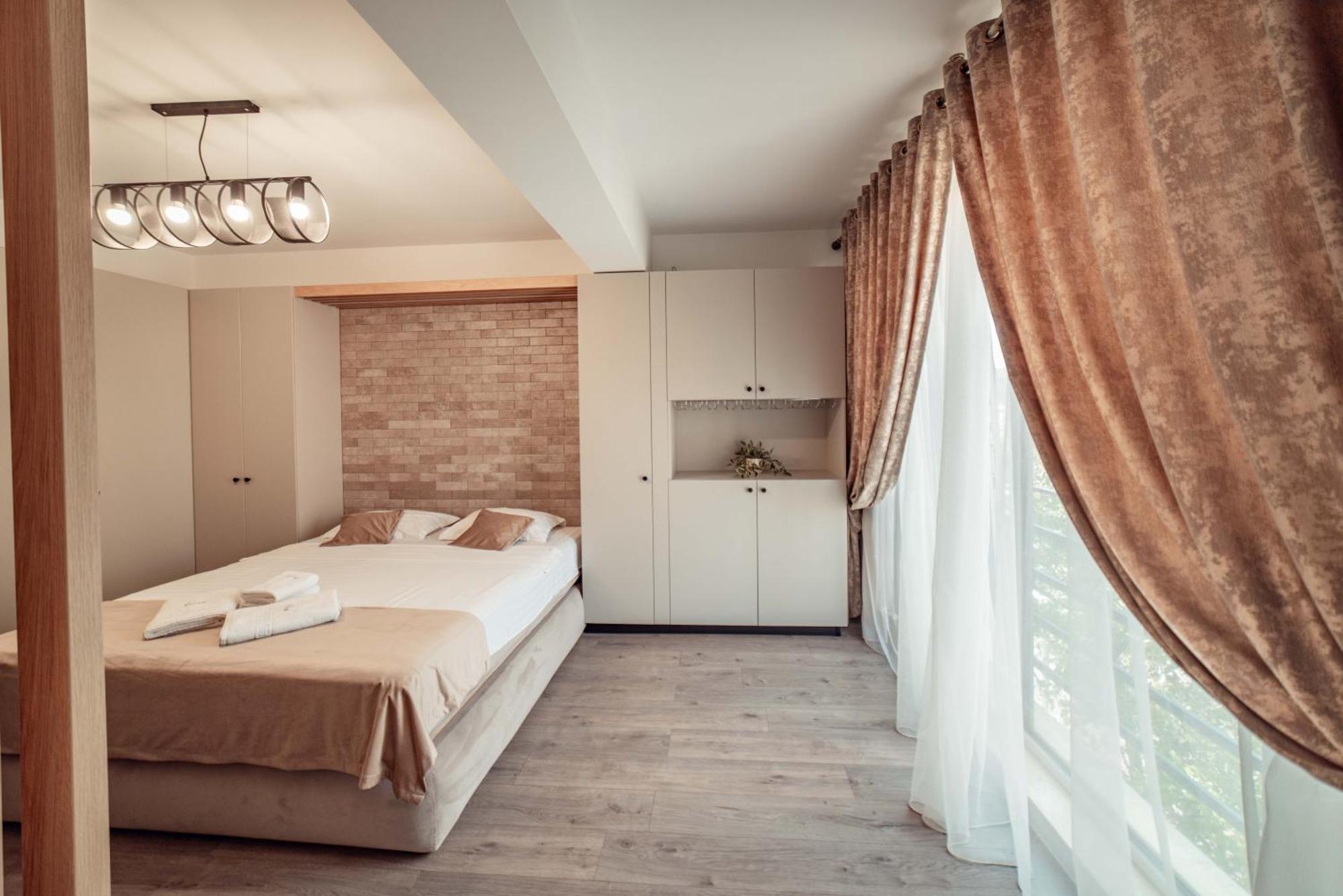 Palace Of Culture & Palas Mall Collection Suites & Studios Iasi Exterior foto